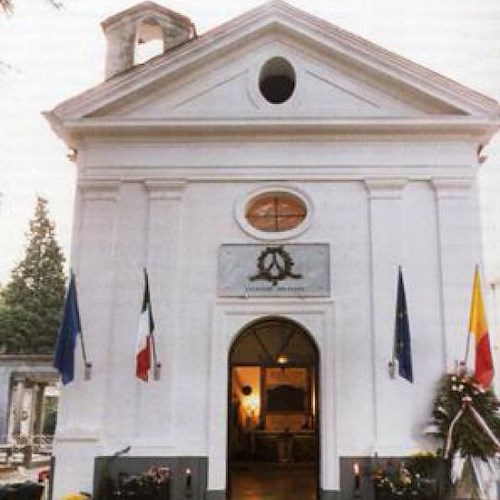 La facciata del Sacrario Militare