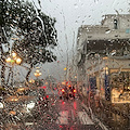 Campania, allerta meteo gialla per temporali: possibili raffiche di vento, grandine e fulmini