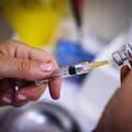 Campania in campo per un vaccino, De Luca: «Investiamo per vincere il cancro»