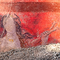 Emerge una sala affrescata con iniziazione ai misteri e corte di Dioniso: nuova scoperta a Pompei 