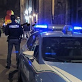 Movida a Cava de' Tirreni: Daspo urbano per due giovanissimi sorpresi con droga e tirapugni
