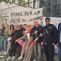 Vertenza Villa delle Rose di Cava de' Tirreni: lavoratori in protesta davanti alla sede dell'Asl Salerno