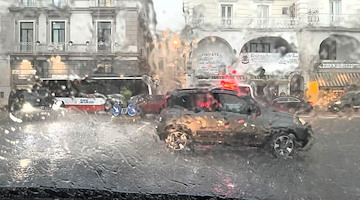 Allerta meteo gialla per temporali su tutta la Campania