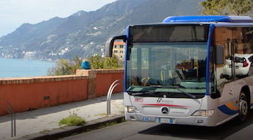 Cava de' Tirreni, attivo il bus per Marina di Vietri sul Mare: corse fino al 31 agosto