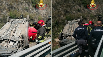 Incidente sull'A2: auto con a bordo 4 persone finisce fuori strada e si ribalta oltre il guard rail 