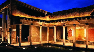 Parco Archeologico di Pompei: da settembre ogni venerdì e sabato passeggiate notturne, performance teatrali ed eventi