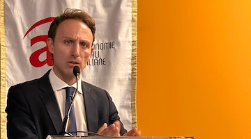 Piero De Luca (PD) da Cava de' Tirreni: “Basta tagli del governo ai comuni” 