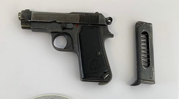 Sarno, nascondeva una pistola rubata nella sua azienda di trasporti: 33enne ai domiciliari
