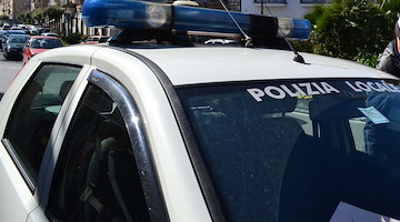 Tragedia a Cava de' Tirreni, anziana precipita dal quarto piano e muore 