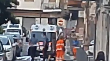 Tragedia a Cava de’ Tirreni, giovane ragazza precipita dal secondo piano e perde la vita