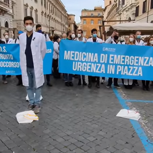 A Roma la manifestazione per salvare medicina d'urgenza, presenti anche medici della Costa d'Amalfi e di Cava de' Tirreni 