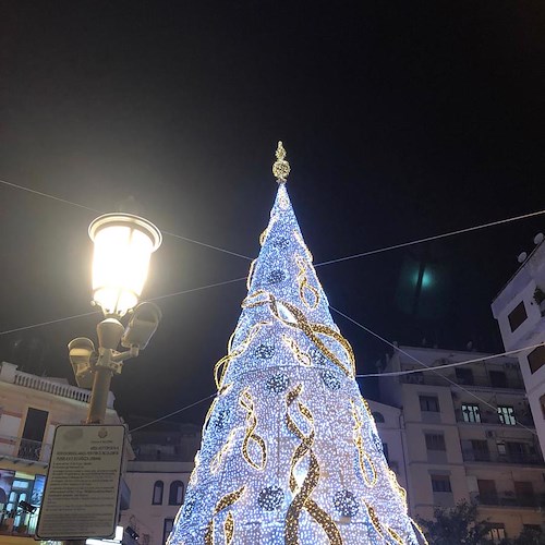A Salerno niente "Luci d'Artista": il Covid annulla l'installazione delle luminarie natalizie 