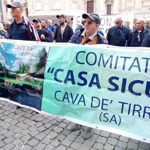 Abbattimenti in Campania: il Comitato “Casa Sicura” di Cava de’ Tirreni protesta a Roma 