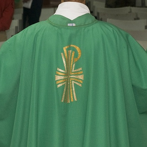 Abusi sessuali su un 12enne salernitano in comunità: condannato sacerdote