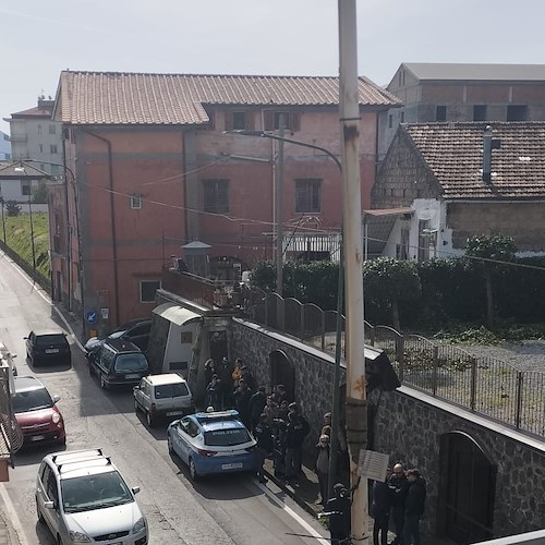 Accusa malore in auto a Cava de' Tirreni, 63enne muore dopo aver chiamato i soccorsi 
