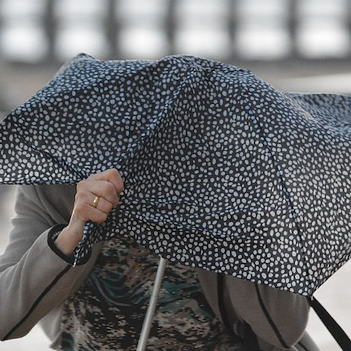 Allerta meteo in Campania: per due giorni vento forte e mare agitato