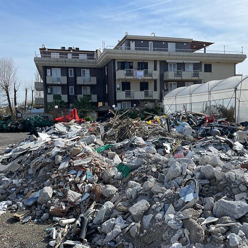 Amara scoperta a Pontecagnano Faiano: sequestrata discarica di rifiuti nocivi e pericolosi 