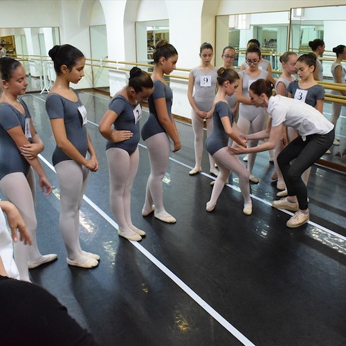 Anbeta Toromani di "Amici" a Salerno ospite de “Il Balletto” di Federica Ferri