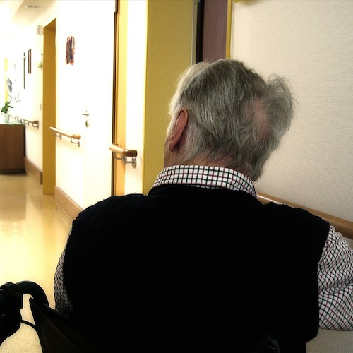 Anziani a rischio: a Cava de' Tirreni monitoraggio delle case di riposo 