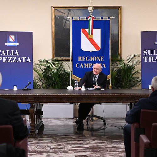 Autonomia differenziata, De Luca attacca Calderoli: «Dopo 4 anni si è accorto della Campania, sono commosso»