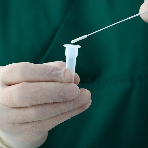 Baronissi, in farmacia ridotto costo tamponi per i bimbi: lunedì si deciderà ulteriore taglio