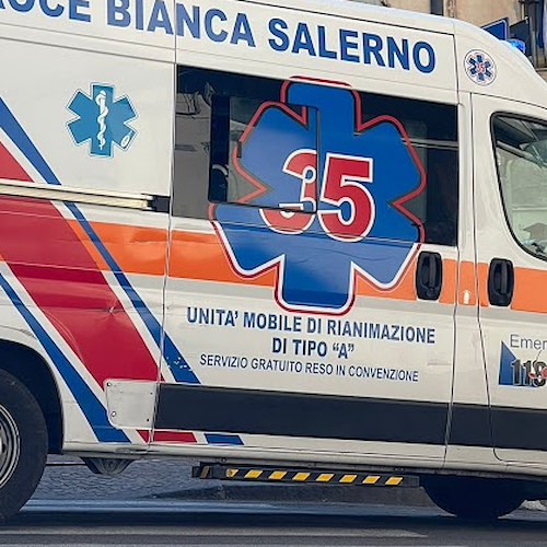 Bimba di 5 anni investita da un'auto a Battipaglia, non è in pericolo di vita 