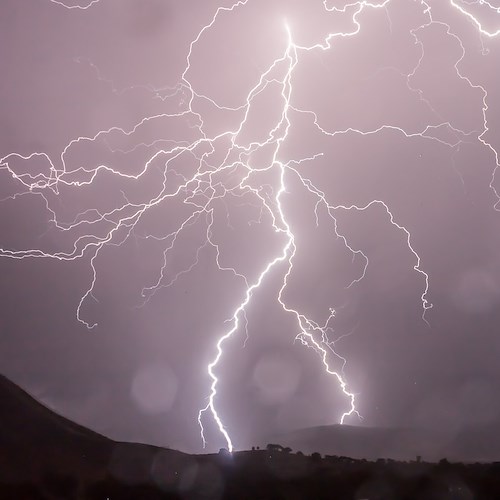 Campania, allerta meteo gialla dalla mezzanotte: temporali, raffiche di vento e grandinate