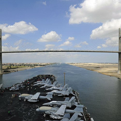 Canale di Suez, liberata la Ever Given: riprende il traffico