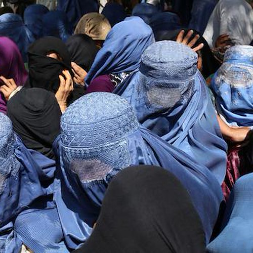 Case delle Donne - Cava de' Tirreni sulla conquista di Kabul: «Ragazze come bottino di guerra» 