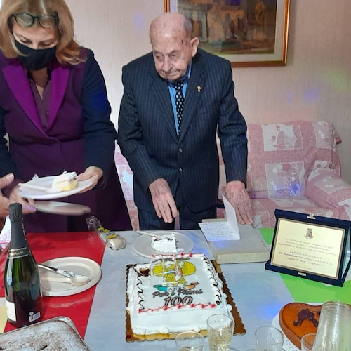 Caserta, l'ex poliziotto Mario Gaio compie 100 anni: fu direttore del commissariato di Cava de' Tirreni 