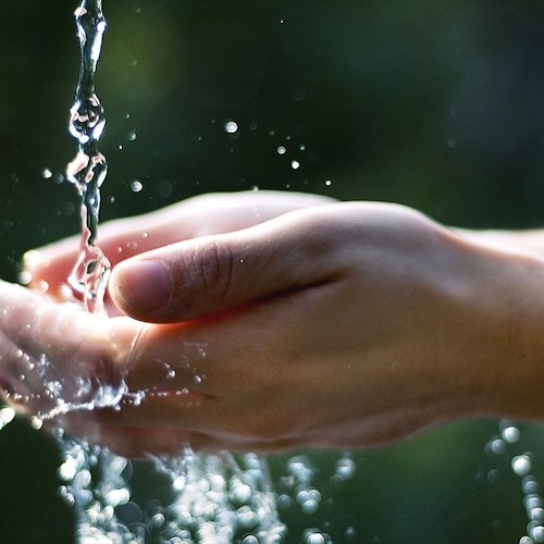 Cava, acqua potabile: sindaco Servalli vieta l’uso improprio