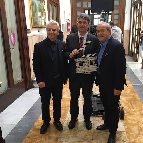Cava de' Tirreni: a Palazzo di Città le riprese del film 'E se mi comprassi una sedia?' /FOTO