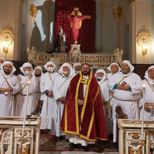 Cava de' Tirreni, alla Parrocchia di Passiano momenti di fede con i Battenti di Minori 