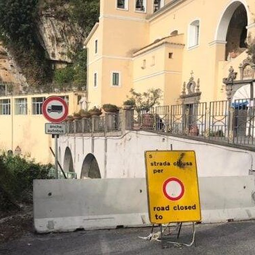 Cava de' Tirreni, ancora chiusa strada dell’Avvocatella: ditta rimanda riapertura