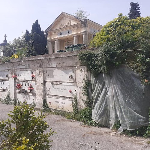 Cava de' Tirreni, cimitero ancora nell'incuria: Comune cerca rinforzi per manutenzione 