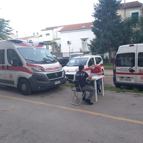 Cava de' Tirreni, Croce Rossa consegna beni di prima necessità ai cittadini in difficoltà: ecco come fare richiesta