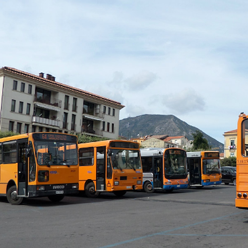 Cava de' Tirreni: disagi con il trasporto scolastico, genitori fanno appello al sindaco Servalli