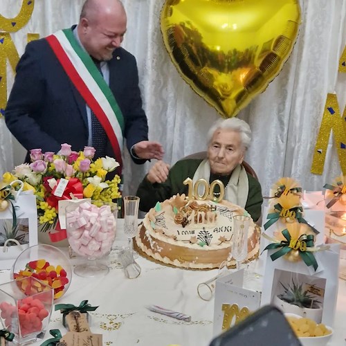 Cava de' Tirreni festeggia i 100 anni di nonna Maria 