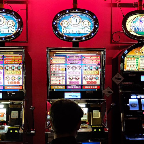 Cava de' Tirreni, gioco d'azzardo: sempre più adolescenti a rischio