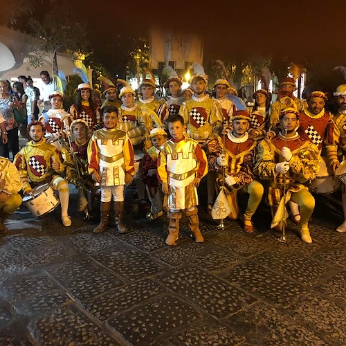 Cava de' Tirreni: i Cavalieri della Bolla Pontificia si prodigano per il piccolo Alessandro