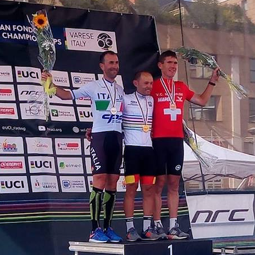 Cava de' Tirreni, il ciclista Antonio Borrelli sul podio al campionato mondiale UCI