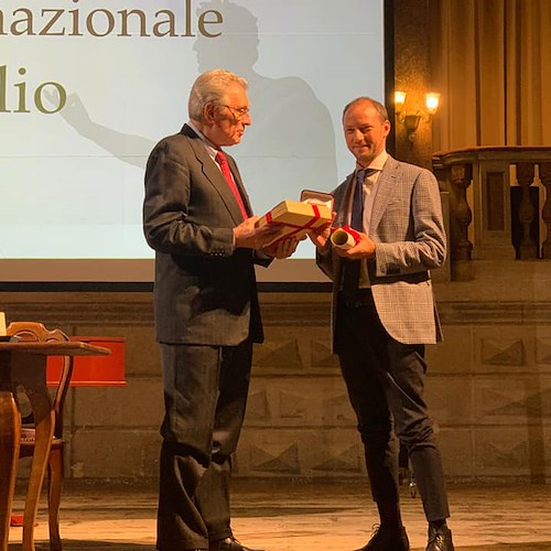 Cava de' Tirreni, il docente Paolo Dainotti premiato a Mantova per i suoi studi su Virgilio 