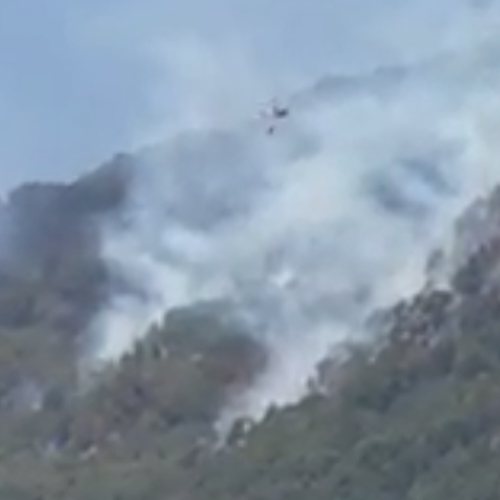  Cava de' Tirreni, incendio a Monte Sant'Angelo [FOTO]