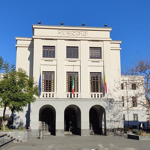 Cava de' Tirreni, la maggioranza denuncia: «Su WhatsApp presunto disegno criminoso contro il Comune» 