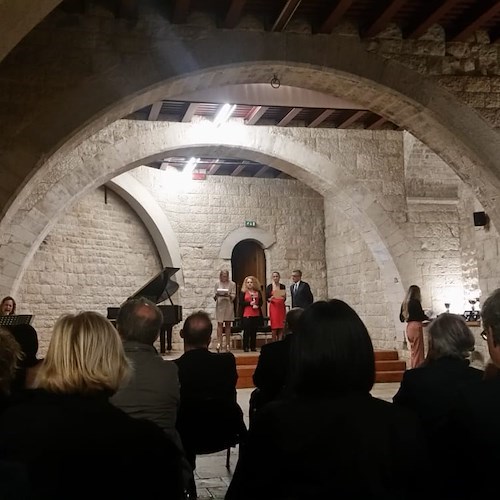 Cava de' Tirreni, la poetessa Stefania Siani protagonista al Premio Internazionale “Seneca”
