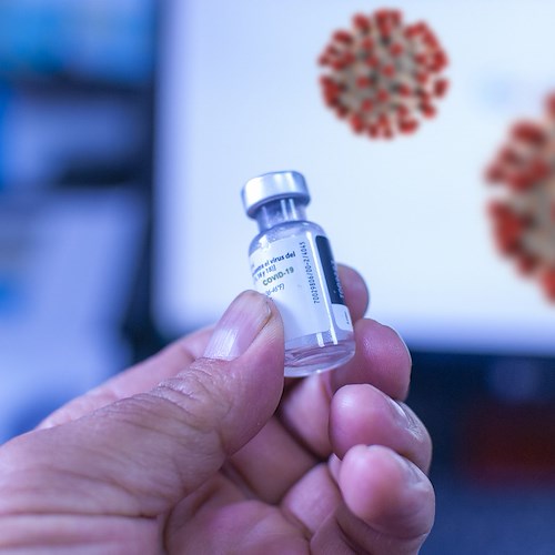 Cava de' Tirreni, la vaccinazione va avanti nonostante difficoltà di approvvigionamento di Moderna e Pfizer