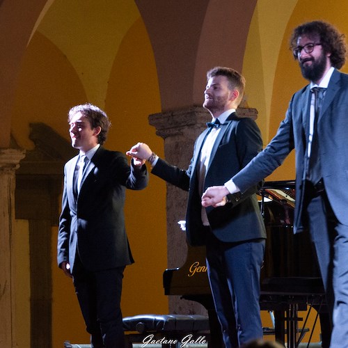 Cava de' Tirreni, "Le Corti dell'Arte" omaggiano gli artisti Caruso e Piazzolla