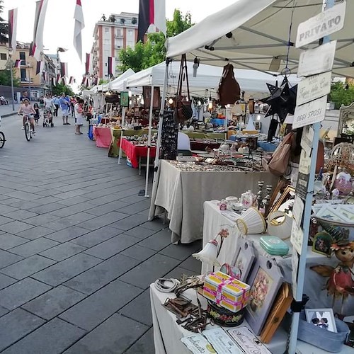 Cava de' Tirreni, nel weekend torna il mercatino degli hobbisti