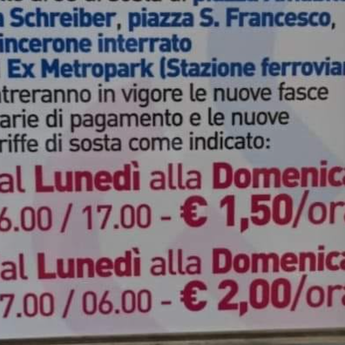 Cava de' Tirreni, nuove tariffe di sosta: il cartello della Metellia scatena le polemiche dei cittadini 