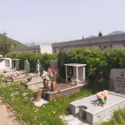 Cava de' Tirreni, oggi interventi di pulizia al cimitero 